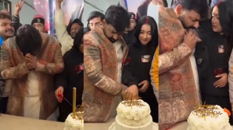 Celebrating a special occasion with cake cutting at SOOCHNA TANTRA event.
