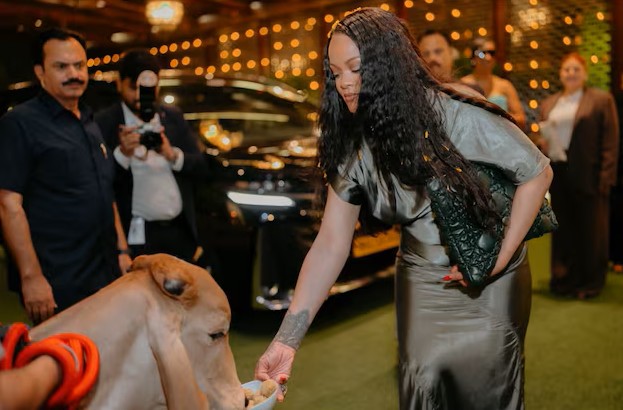 Rihanna's Photo Sparks Internet Storm