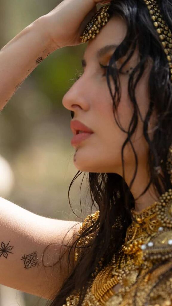 Nora Fatehi Stunning Look
